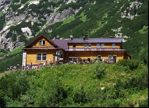 Z�ld-tavi mened�kh�z (1551 m).