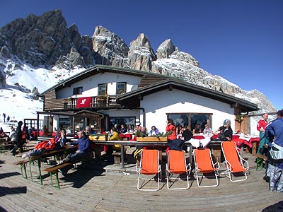 Rif. Pomedes 2303 m