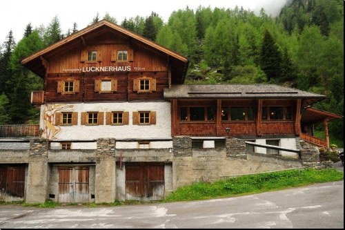 Lucknerhaus (1984 m)